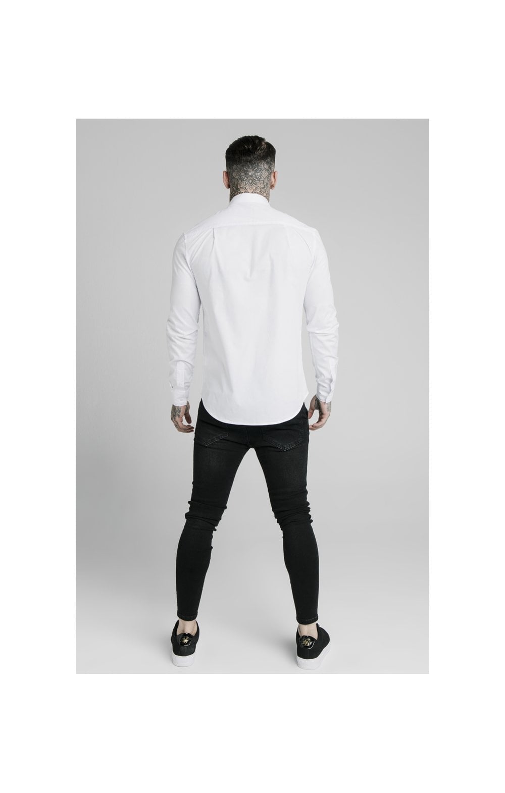 Laad de afbeelding in de Galerij viewer, White Long Sleeve Standard Collar Shirt (3)