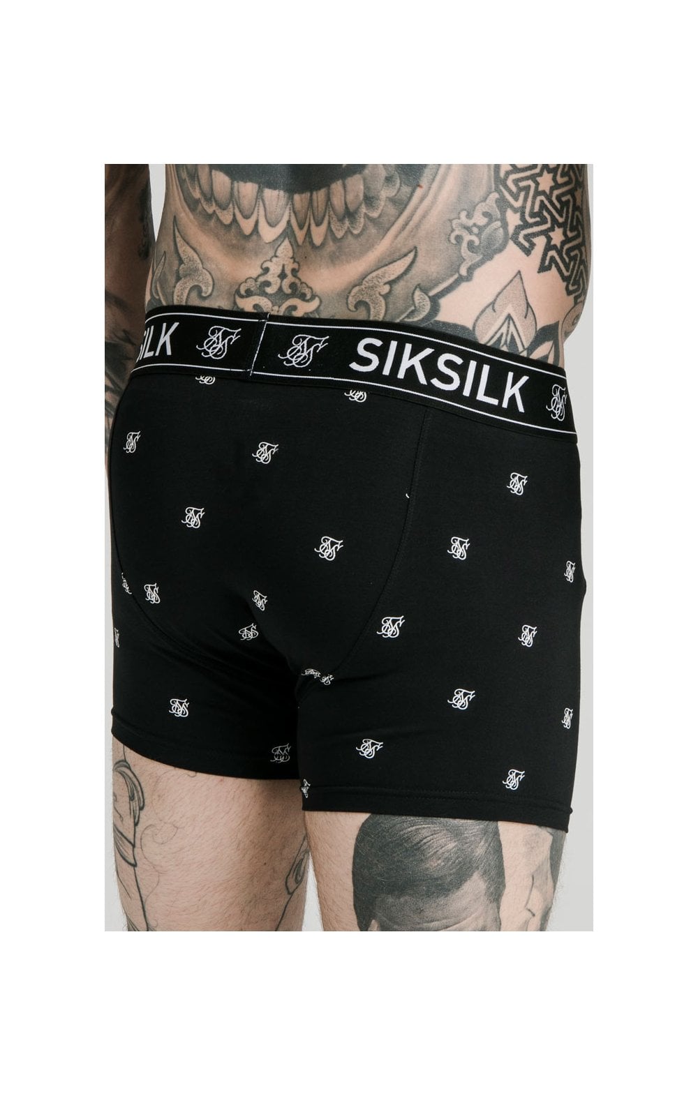 Cargar imagen en el visor de la galería, SikSilk Logo Taped Boxer Shorts (2 Pack) - White &amp; Black Pack of 2 Boxers - 1 White pair and 1 Black pair (3)