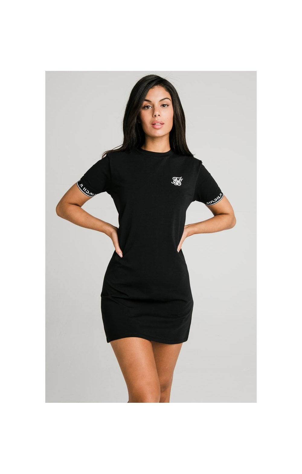Laad de afbeelding in de Galerij viewer, Black Essential Core T-Shirt Dress