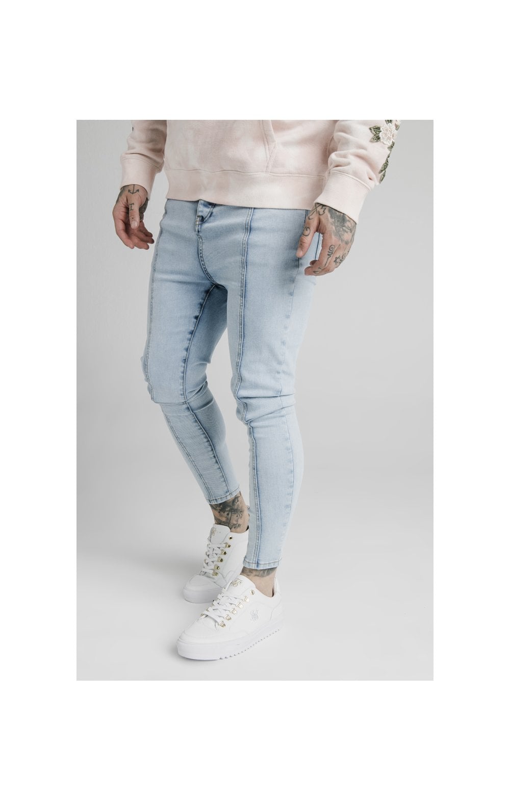 Cargar imagen en el visor de la galería, SikSilk Drop Crotch Pleated Applique Jeans - White (1)