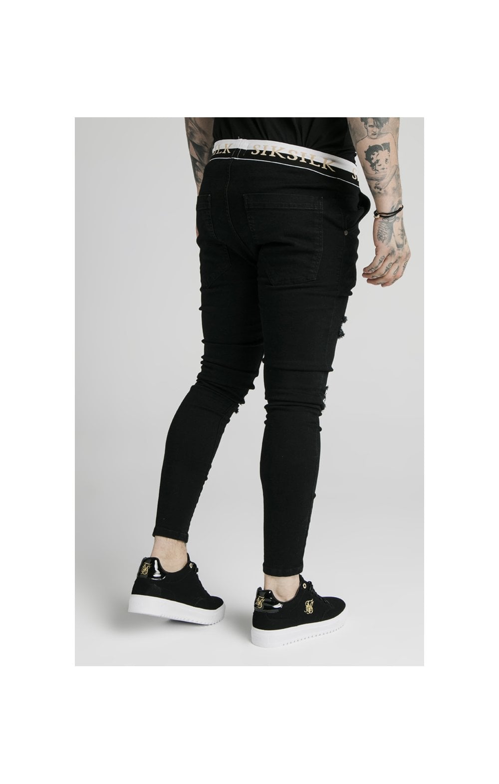 Laad de afbeelding in de Galerij viewer, SikSilk Deluxe Low Rise Jeans - Black (2)