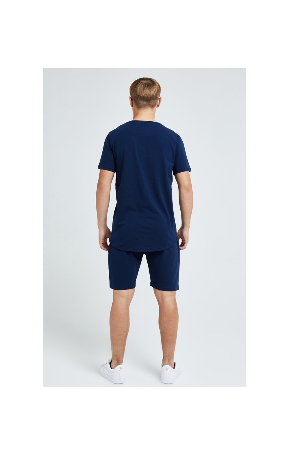Laad de afbeelding in de Galerij viewer, Boys Illusive Navy Essentials T-Shirt (5)