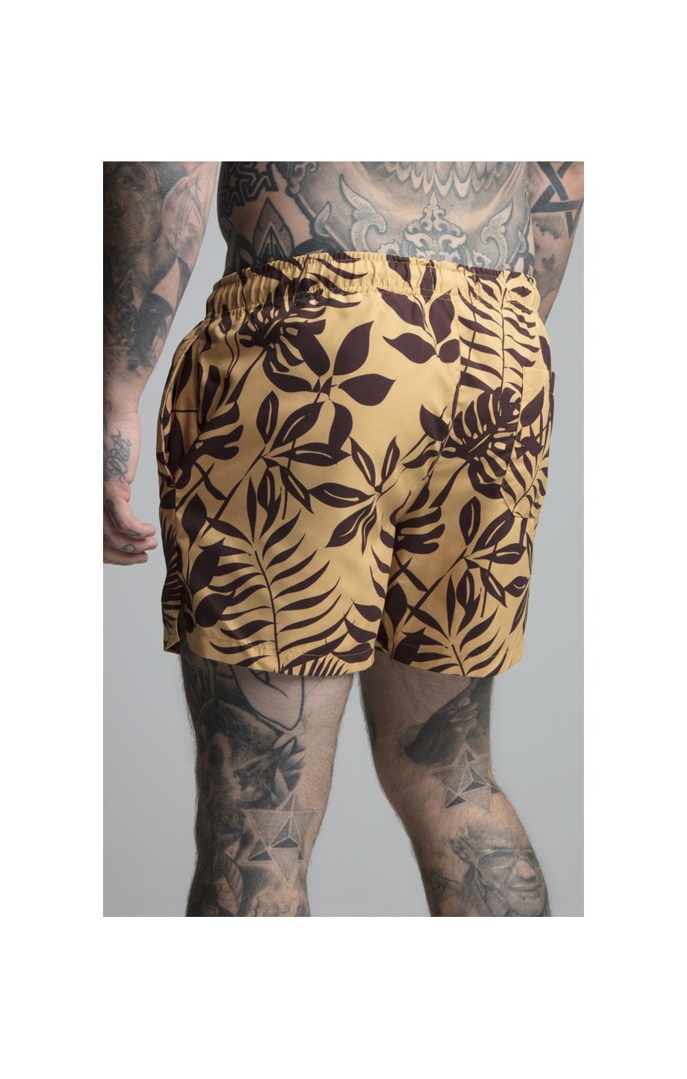 Laad de afbeelding in de Galerij viewer, SikSilk Leaf Print Swim Shorts - Yellow &amp; Brown (4)