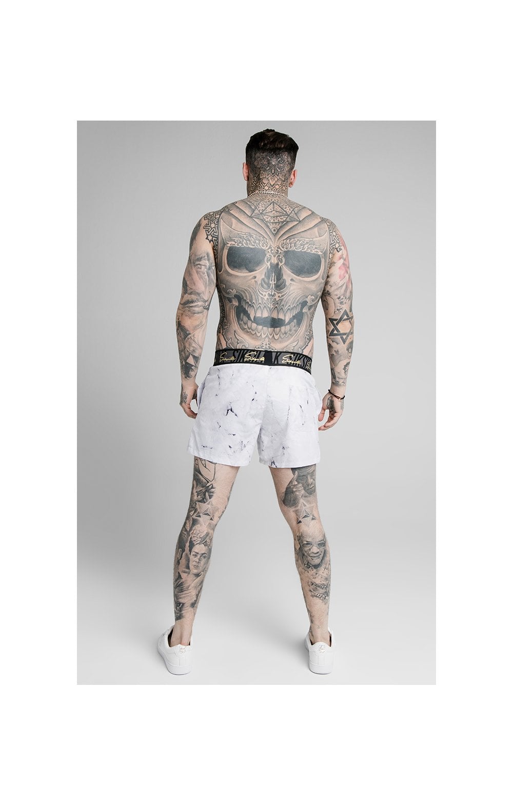 Laad de afbeelding in de Galerij viewer, SikSilk Marble Jacquard Swim Shorts - Grey &amp; White (4)