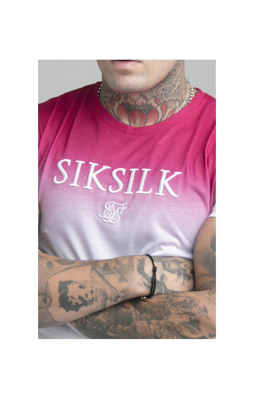 Cargar imagen en el visor de la galería, Pink Embroidered Muscle Fit T-Shirt (1)