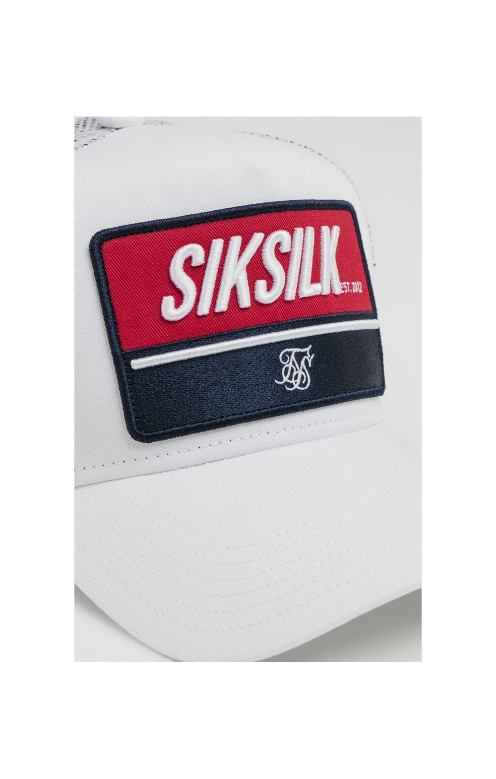Cargar imagen en el visor de la galería, SikSilk Retro Patch Trucker - White (1)