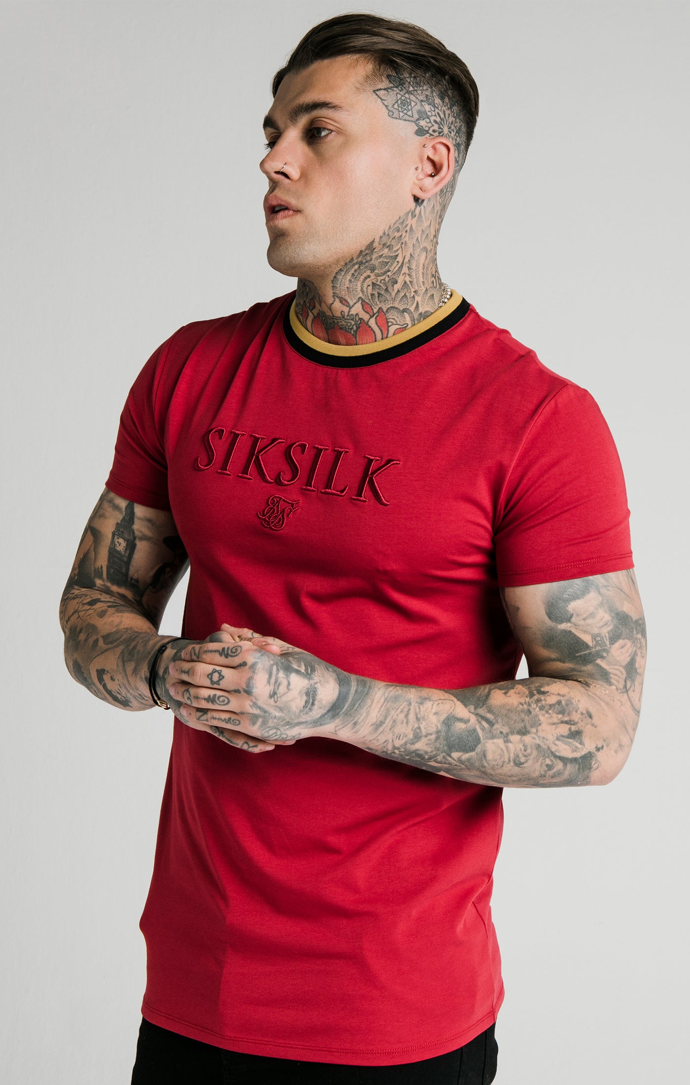 Cargar imagen en el visor de la galería, SikSilk Straight Hem Gym Tee – Red,Gold &amp; Black