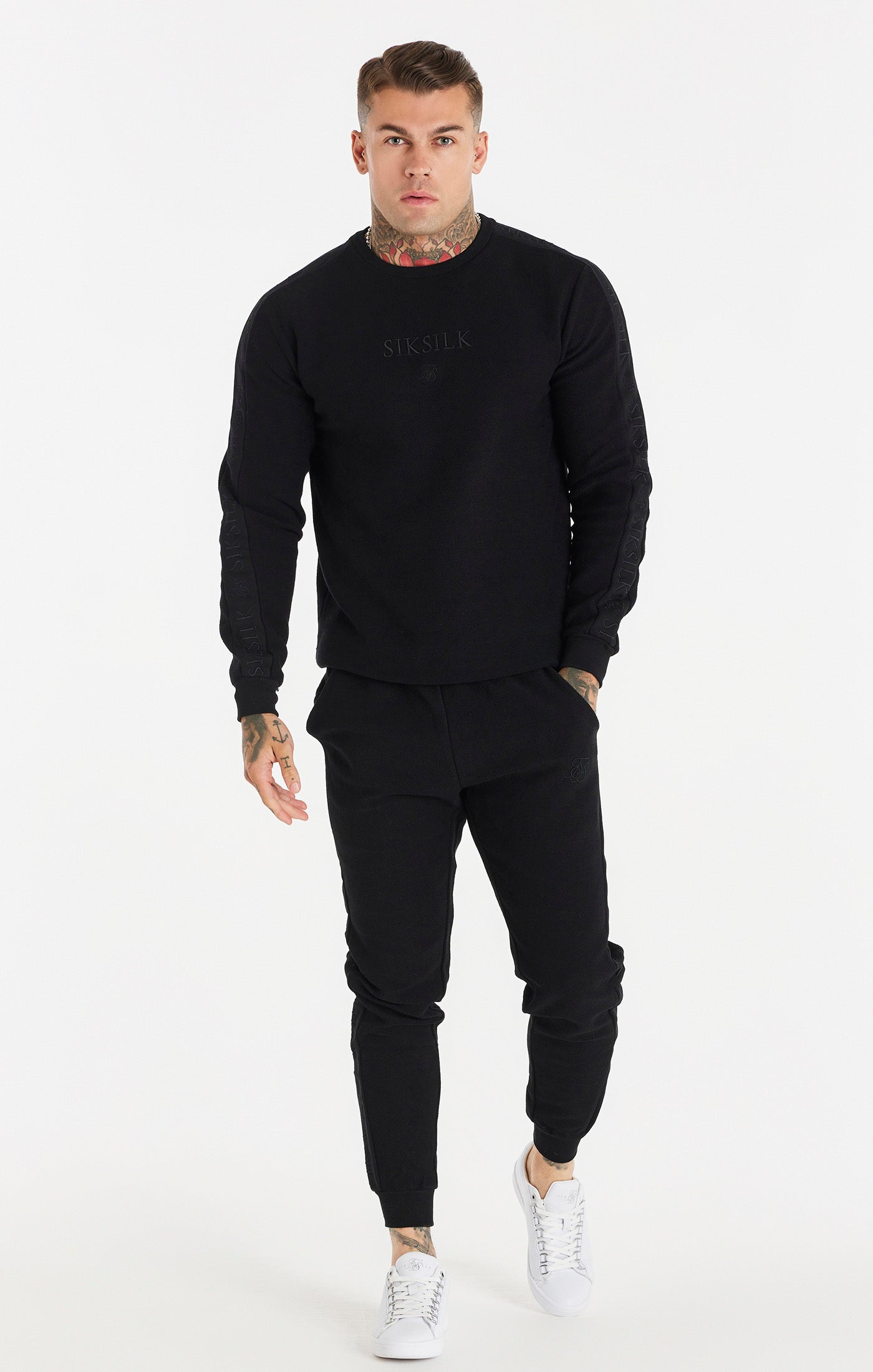 Cargar imagen en el visor de la galería, Black Embroidered Sweatshirt (2)