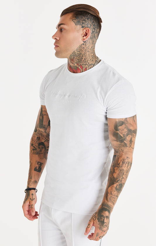 Camiseta de deporte SikSilk de manga corta con caligrafía - Blanco