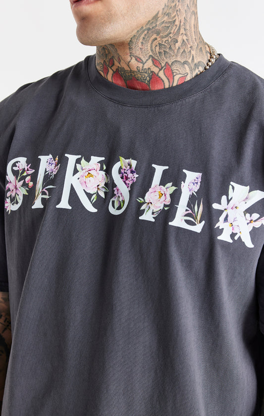 Camiseta SikSilk Essential con lavado ácido y diseño floral - Gris