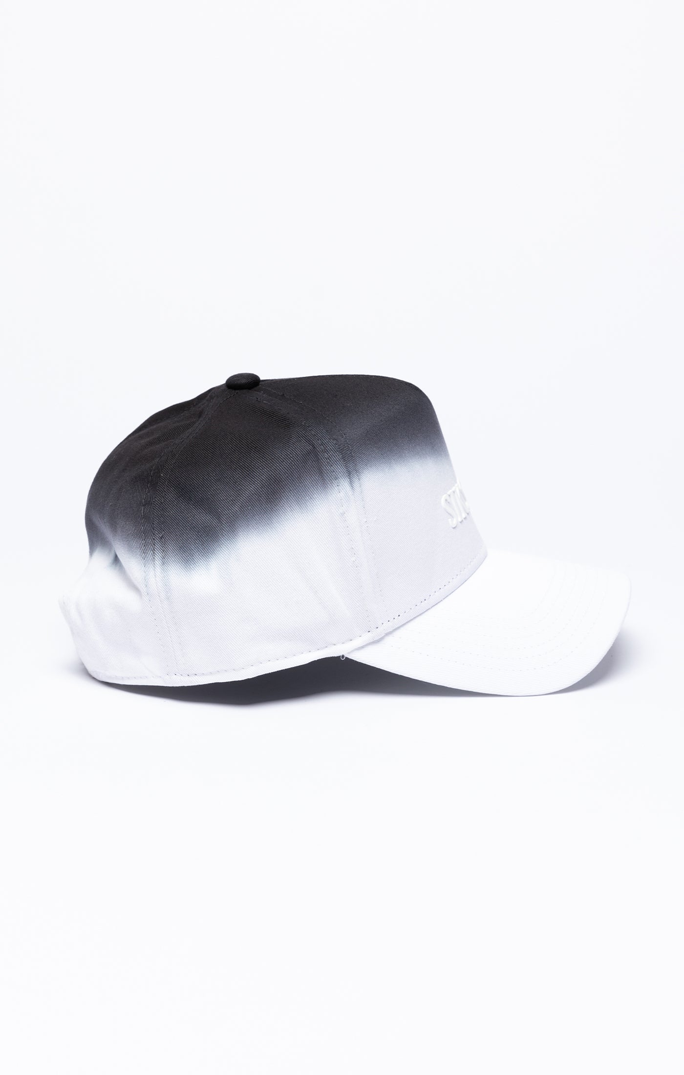 Cargar imagen en el visor de la galería, Gorra trucker SikSilk de algodón con degradado - Blanco y negro (2)