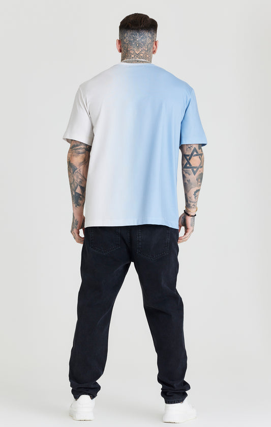 Camiseta extragrande SikSilk degradada - Azul y crudo