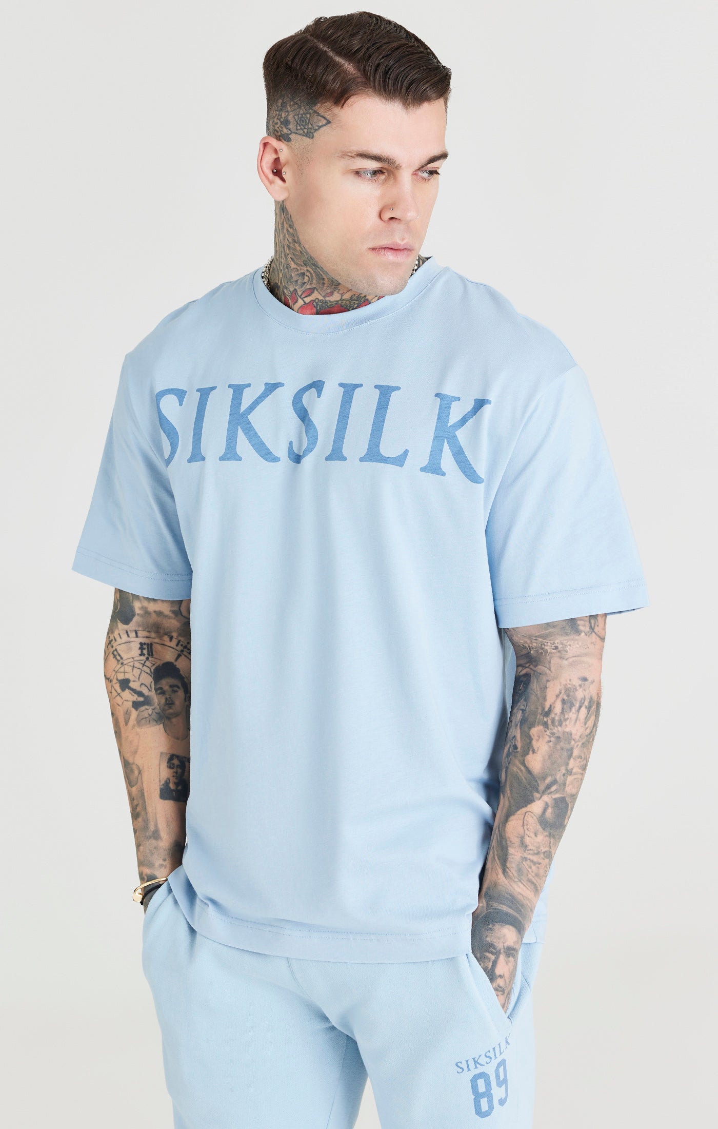 Cargar imagen en el visor de la galería, Camiseta extragrande SikSilk con logotipo - Azul