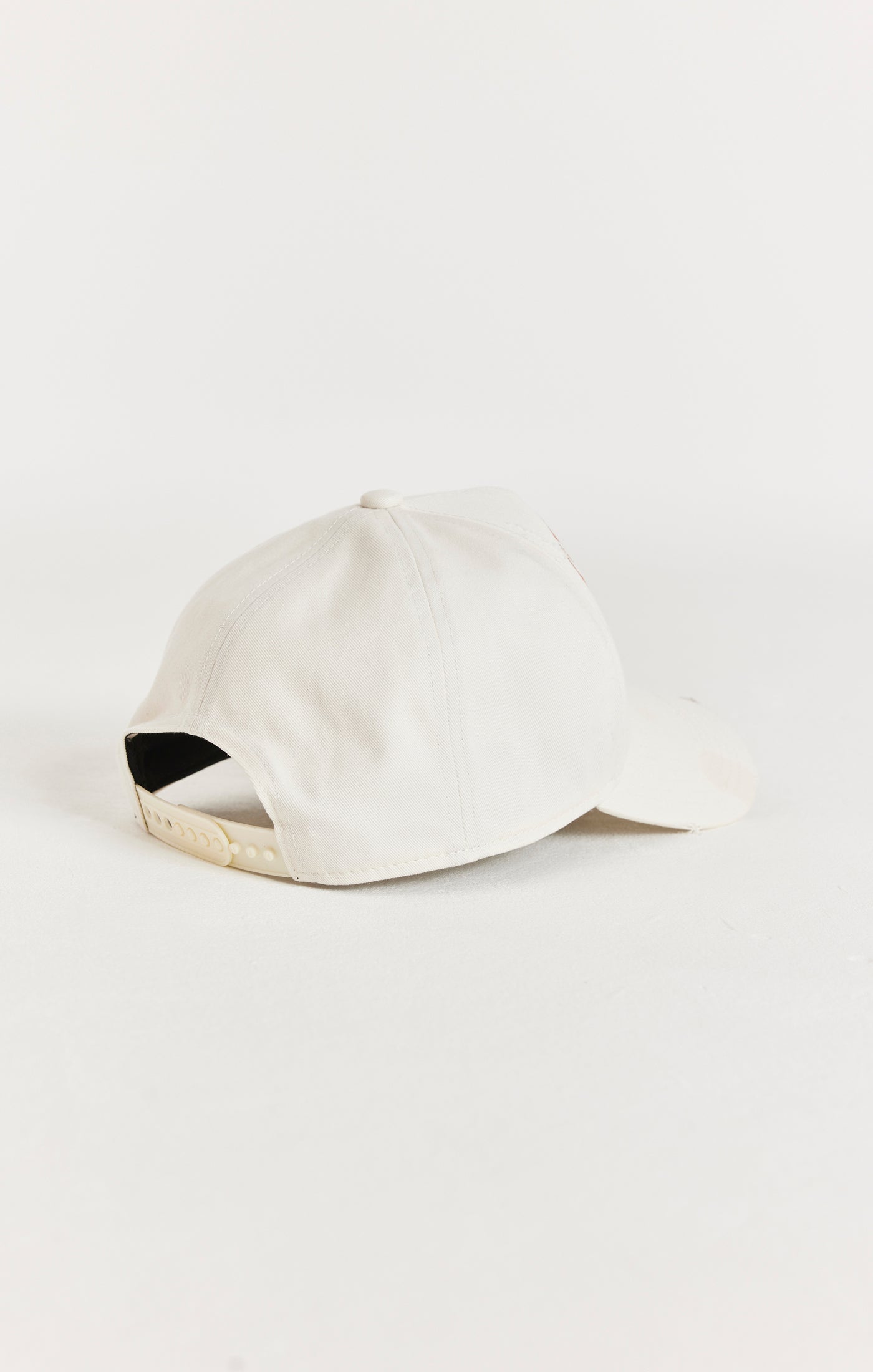 Cargar imagen en el visor de la galería, Gorra SikSilk Retro de algodón desgarrada - Crudo (3)