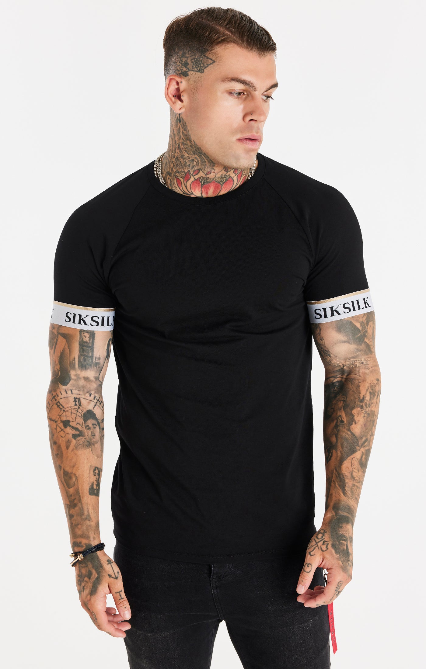 Cargar imagen en el visor de la galería, Camiseta técnica SikSilk de manga raglán con detalle de cinta de satén - Negro