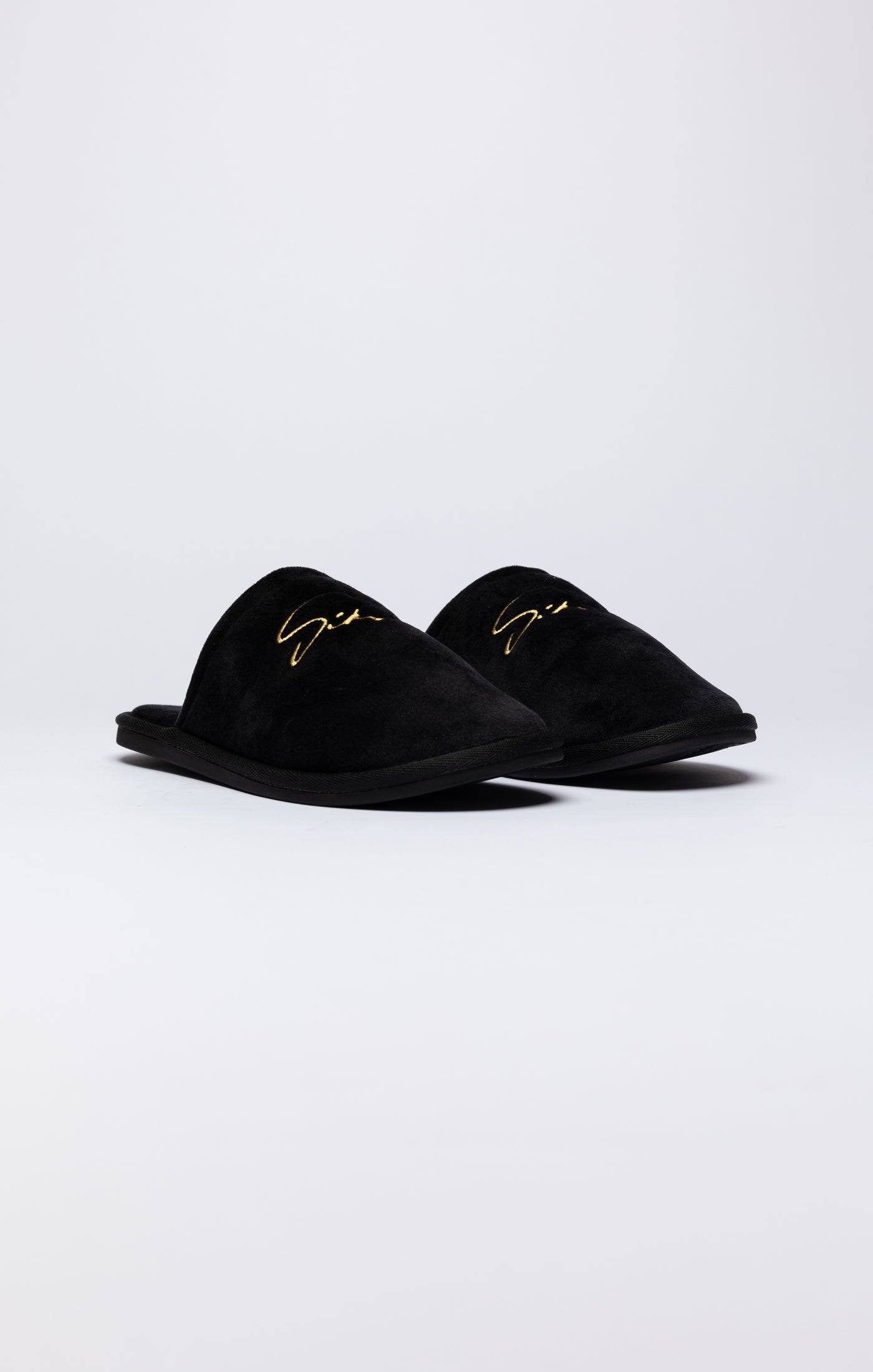 Cargar imagen en el visor de la galería, Zapatillas de Estar por Casa Negras con Logotipo Bordado (3)