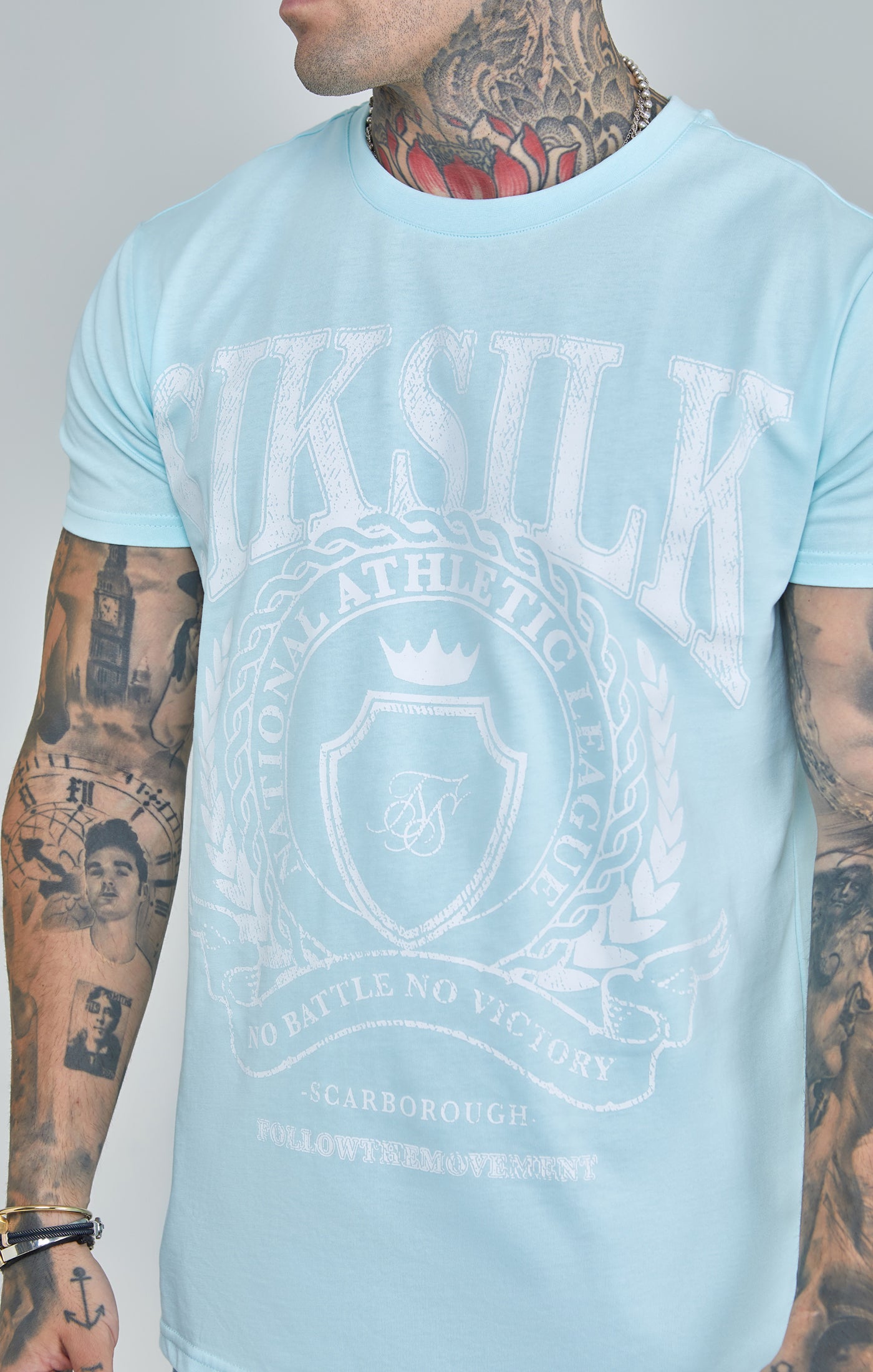 Cargar imagen en el visor de la galería, Camiseta universitaria SikSilk de corte cuadrado - Azul (2)