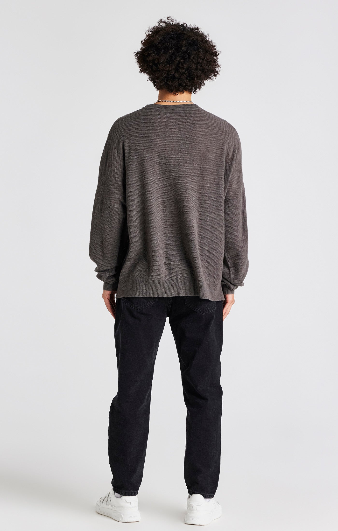 Cargar imagen en el visor de la galería, Black Knitted Sweater (4)