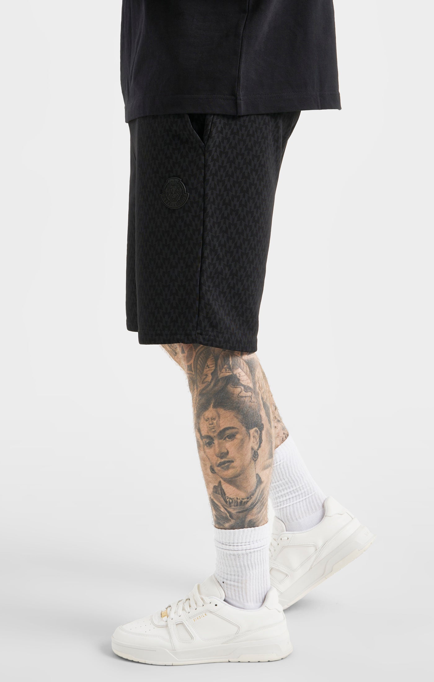 Cargar imagen en el visor de la galería, Pantalón Corto Negro Con Estampado De Monograma Messi x SikSilk (1)