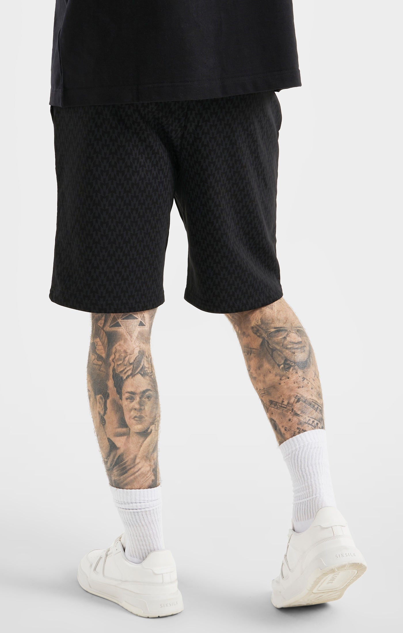 Cargar imagen en el visor de la galería, Pantalón Corto Negro Con Estampado De Monograma Messi x SikSilk (3)