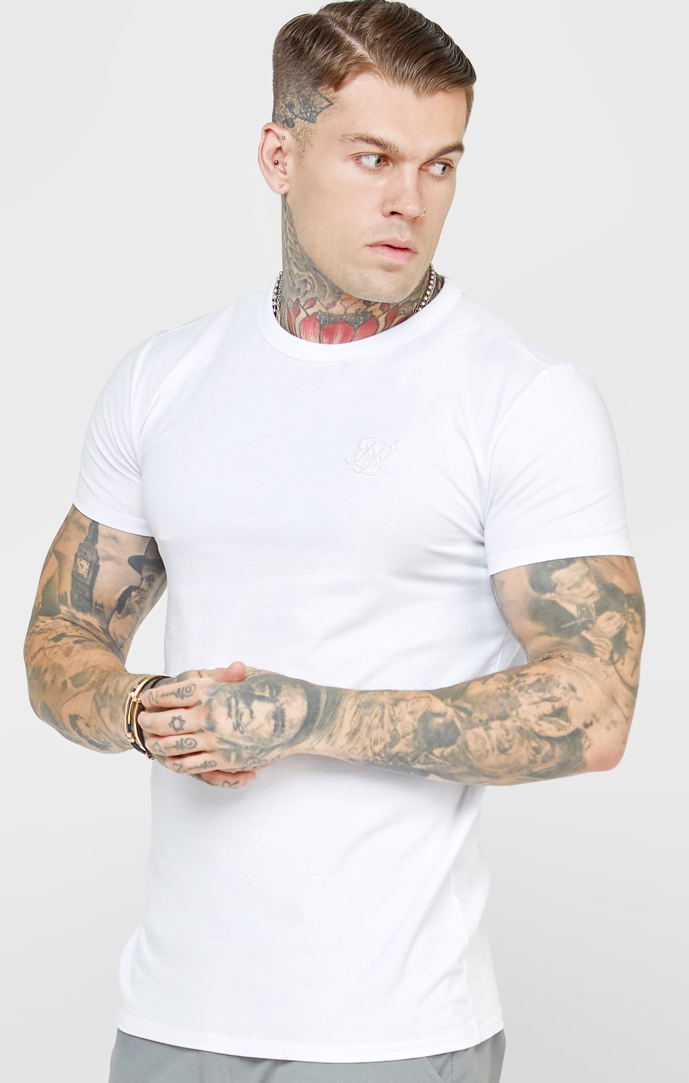 Cargar imagen en el visor de la galería, White Short Sleeve Muscle Fit T-Shirt