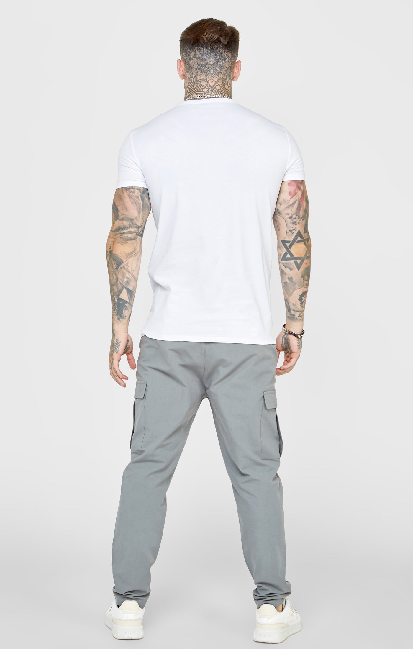 Laad de afbeelding in de Galerij viewer, White Short Sleeve Muscle Fit T-Shirt (4)