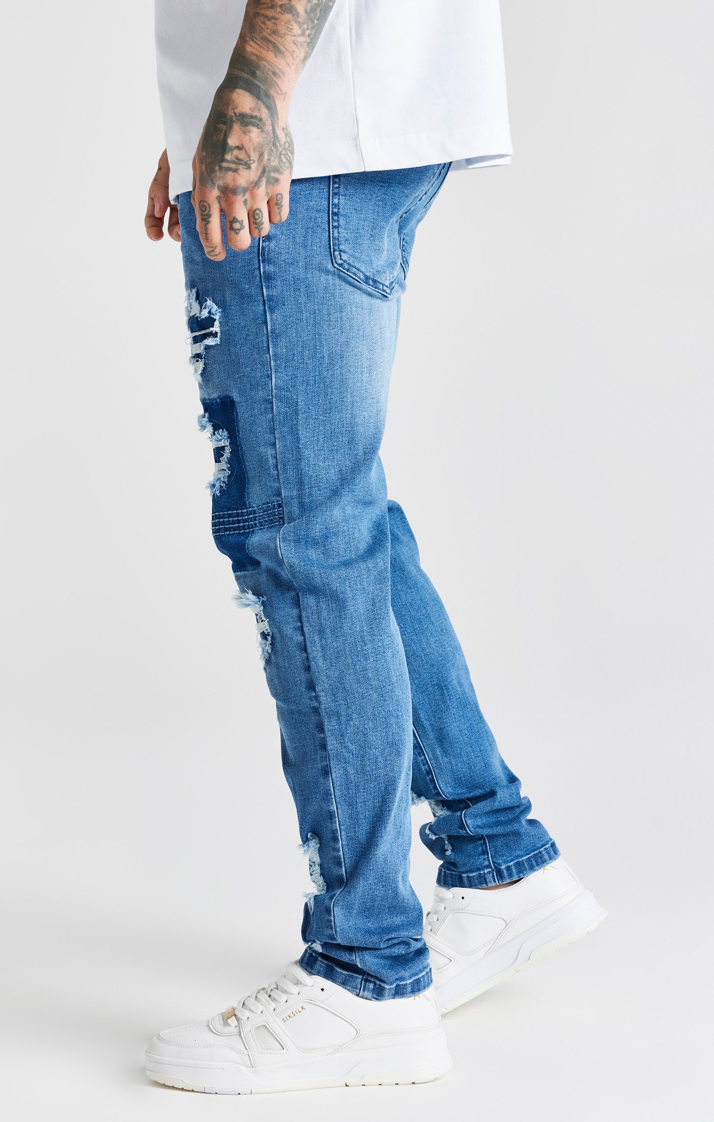 Laad de afbeelding in de Galerij viewer, Jeans Slim Desgastados Con Patchwork Azul (1)
