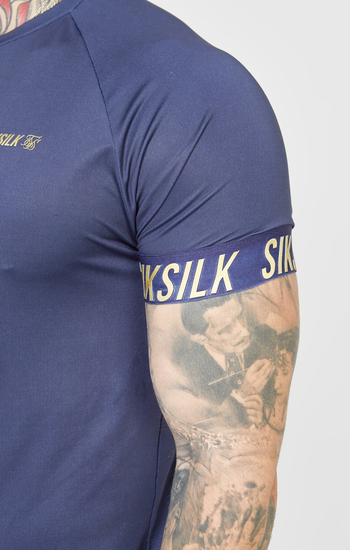 Laad de afbeelding in de Galerij viewer, Camiseta Deportiva Azul Marino (1)
