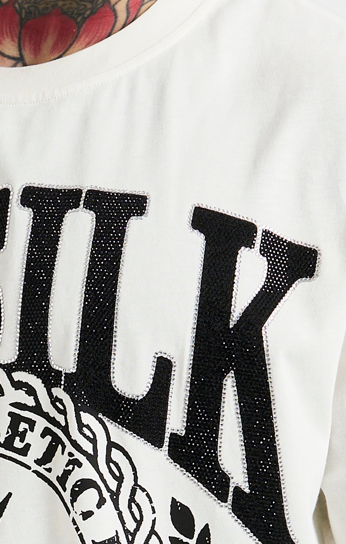 Cargar imagen en el visor de la galería, SikSilk Oversized Rhinestone Varsity T-Shirt - Ecru &amp; Black (1)