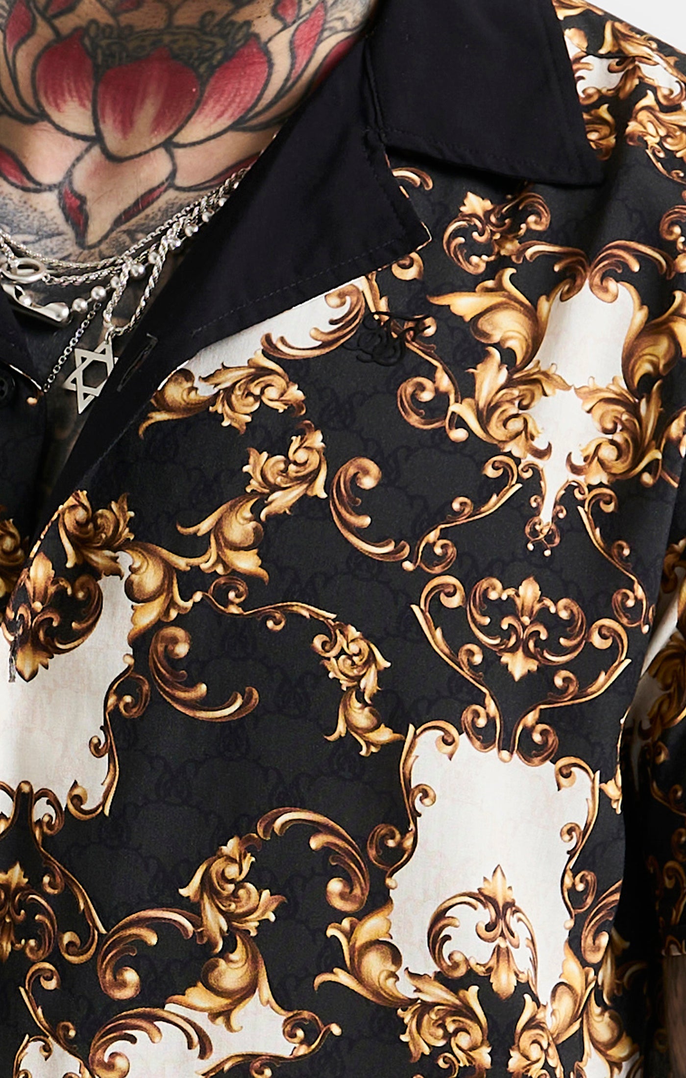 Cargar imagen en el visor de la galería, Black Gold Print Oversized Shirt (1)