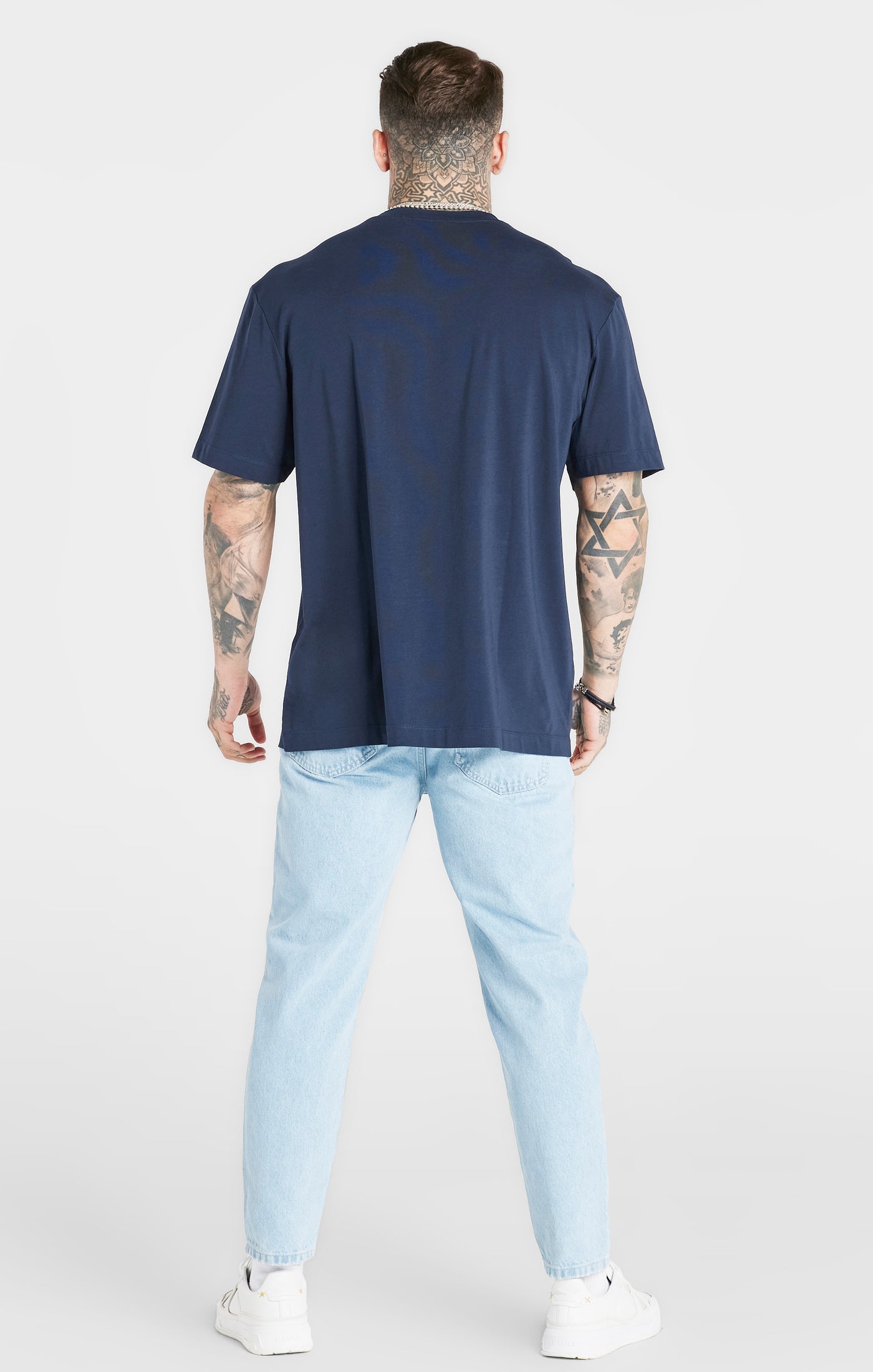 Laad de afbeelding in de Galerij viewer, Camiseta Oversize Varsity Azul Marino (4)