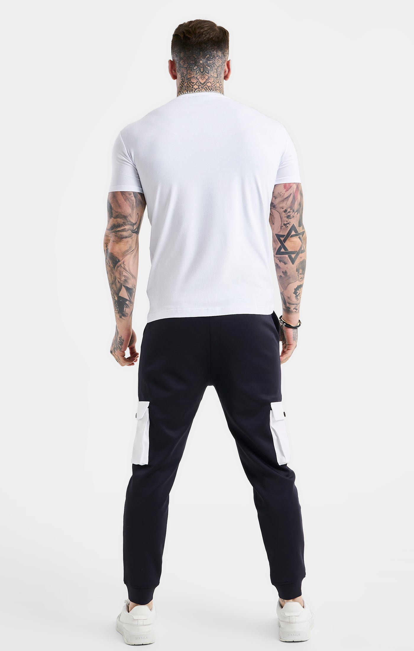 Cargar imagen en el visor de la galería, White Essential Short Sleeve Muscle Fit T-Shirt (4)