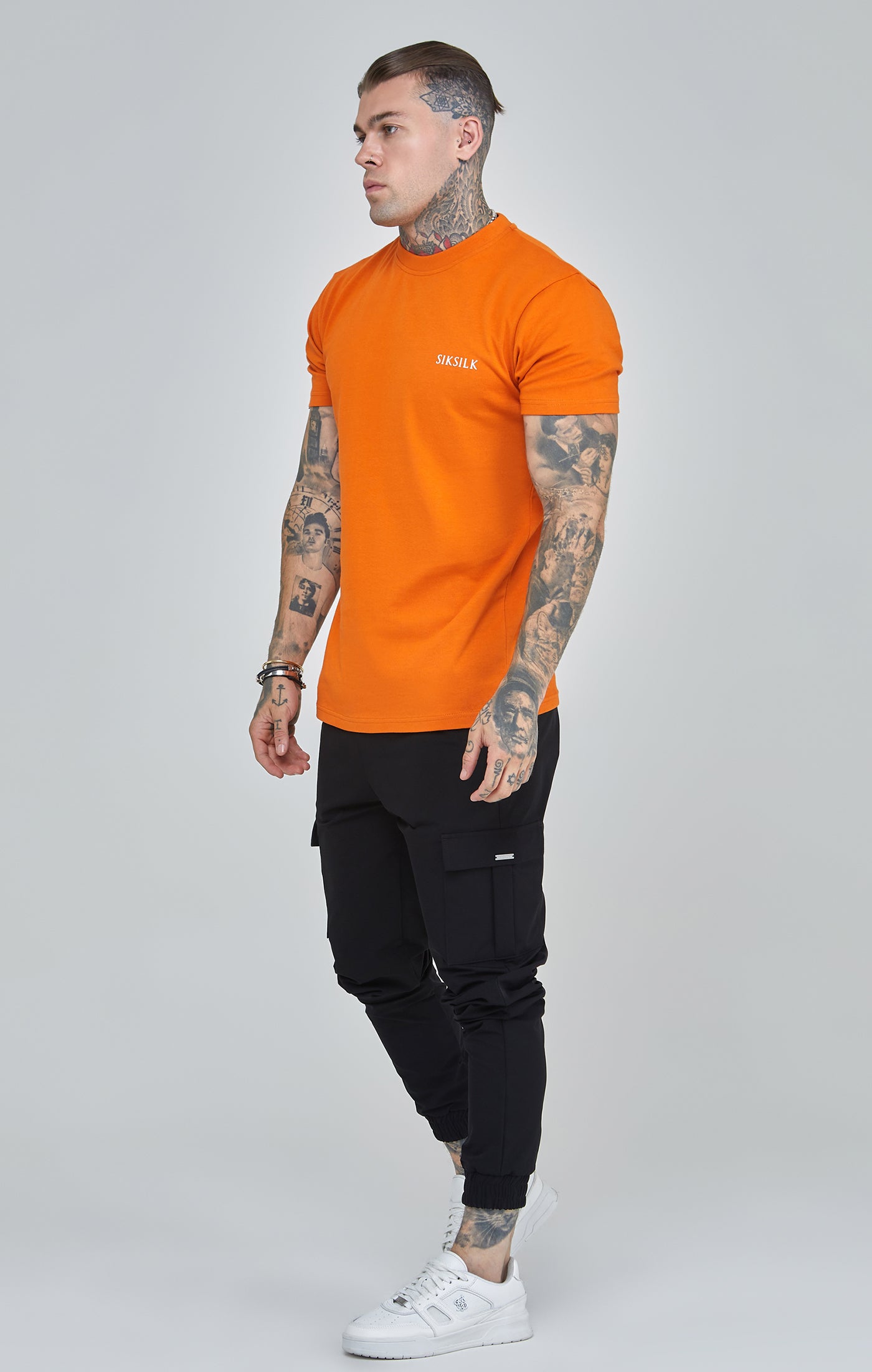 Cargar imagen en el visor de la galería, Camiseta Holgada con Logotipo Estampado Naranja (3)