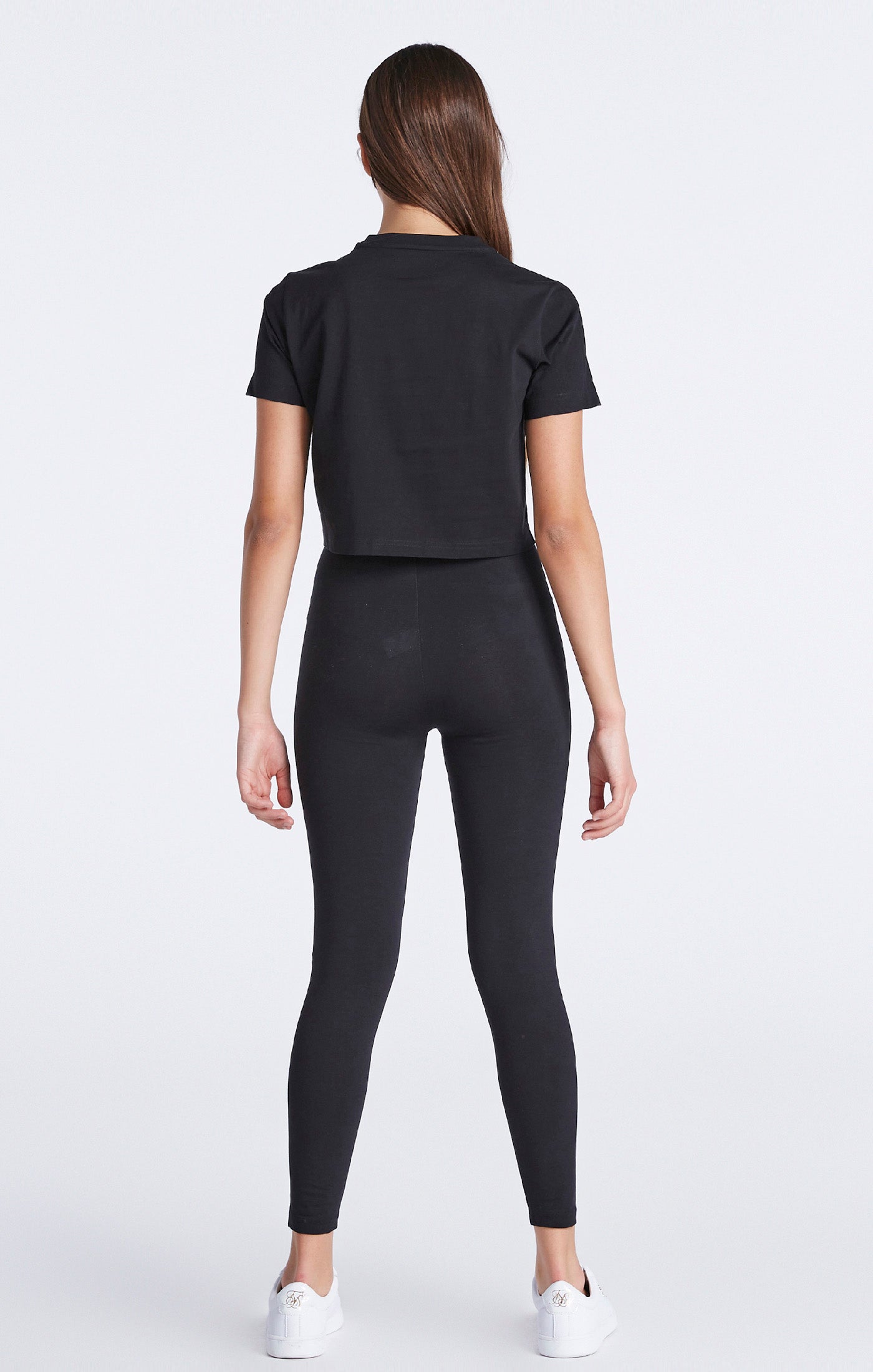 Laad de afbeelding in de Galerij viewer, Camiseta Corta Esencial Negra para Niña (4)