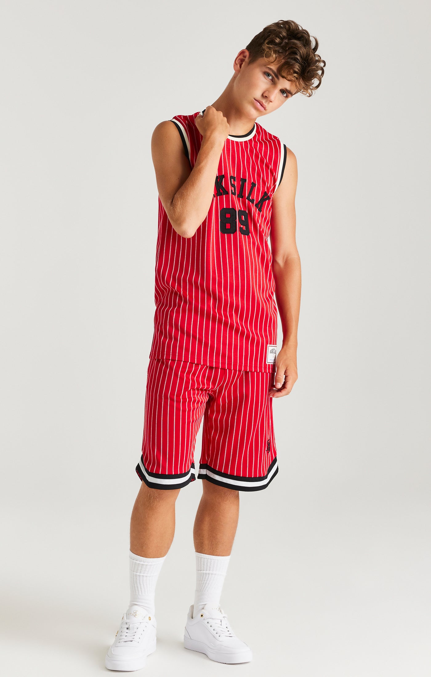 Cargar imagen en el visor de la galería, Camiseta de Tirantes de Baloncesto Clásica Retro SikSilk - Roja (3)