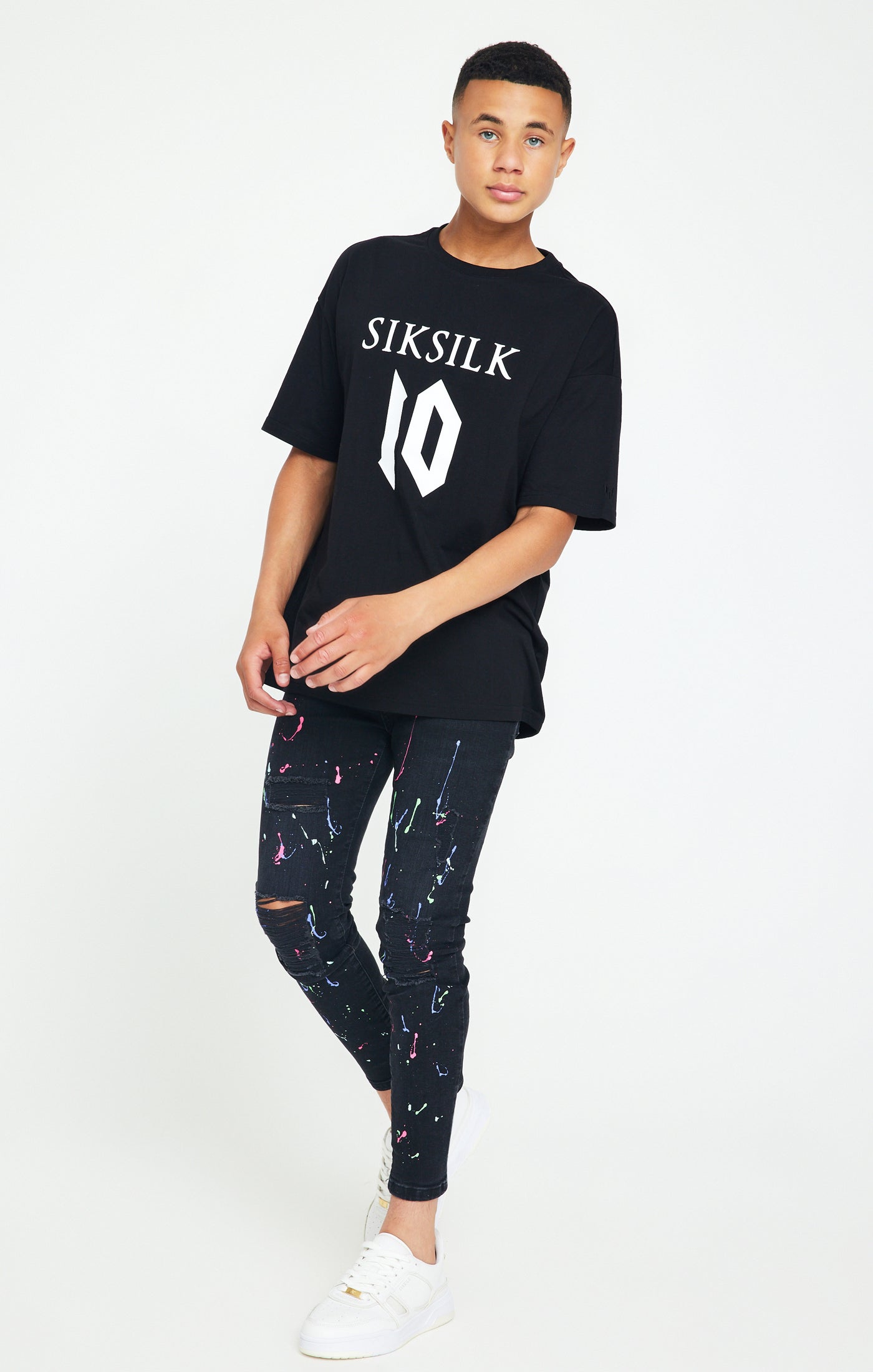 Cargar imagen en el visor de la galería, Camiseta extragrande Messi X SikSilk logo - Blanco y negro (3)