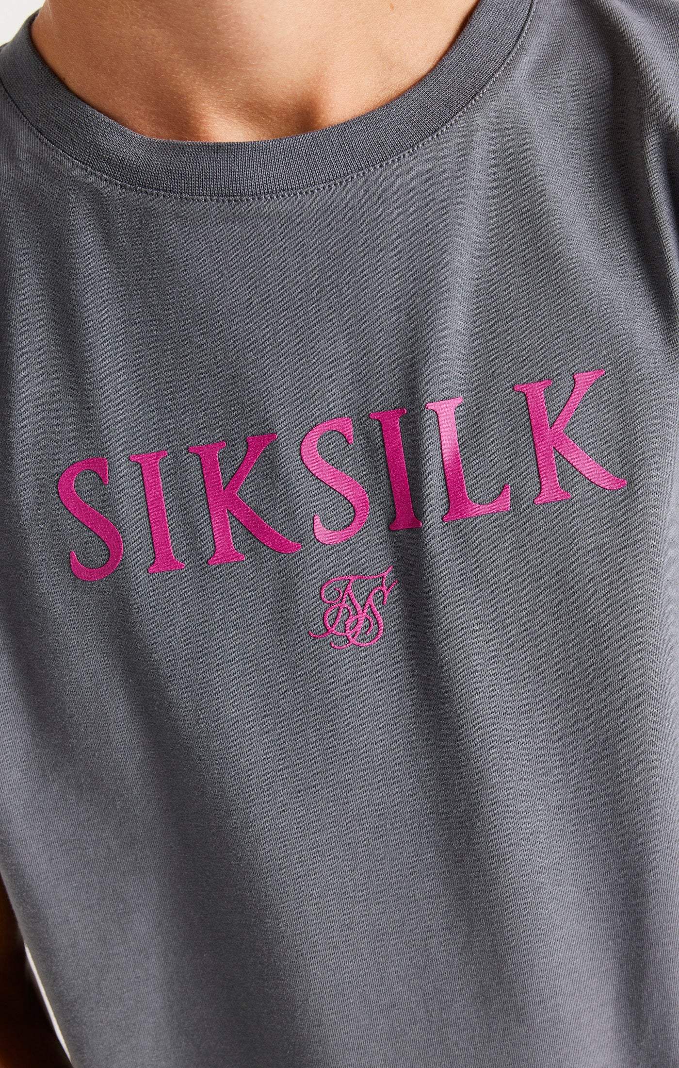 Cargar imagen en el visor de la galería, Camiseta SikSilk con la marca - Gris (1)