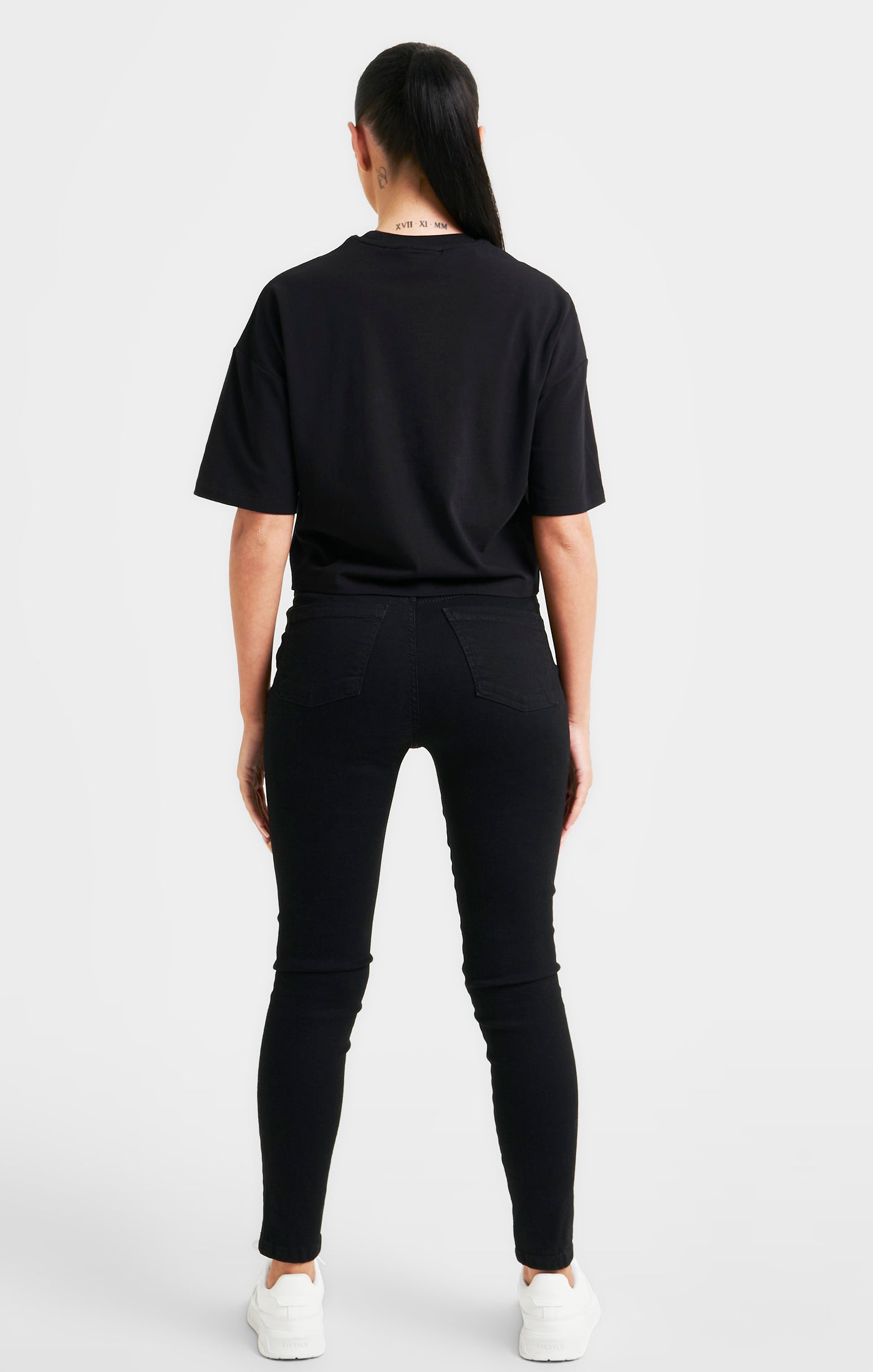 Laad de afbeelding in de Galerij viewer, Camiseta Corta Negra De La Firma (4)